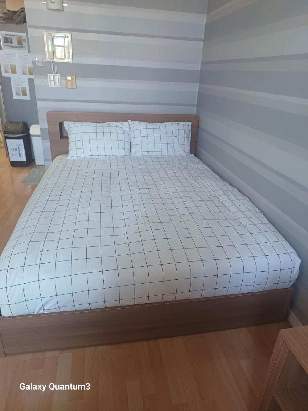 Hongdae Guesthouse2 1min From Hongik Uni Station Exit #1 Căn hộ Seoul